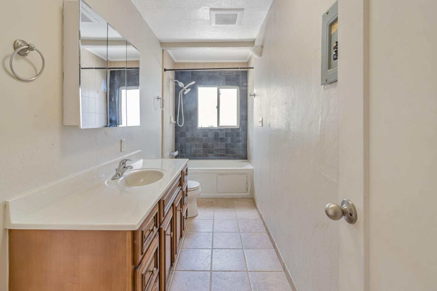 Detail Gallery Image 17 of 20 For 4431 Penniman Ave, Oakland,  CA 94619 - 3 Beds | 2 Baths