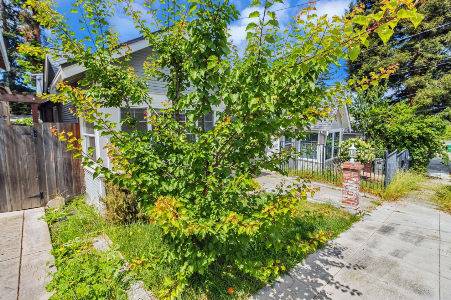 Detail Gallery Image 3 of 20 For 4431 Penniman Ave, Oakland,  CA 94619 - 3 Beds | 2 Baths