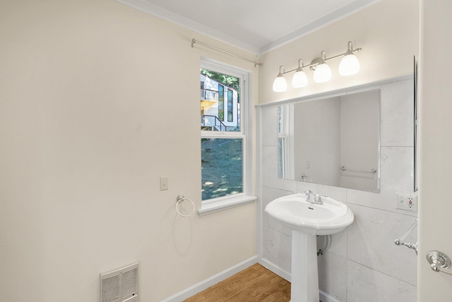 Detail Gallery Image 27 of 74 For 50 Ocean View Rd, Los Gatos,  CA 95033 - 2 Beds | 1/1 Baths