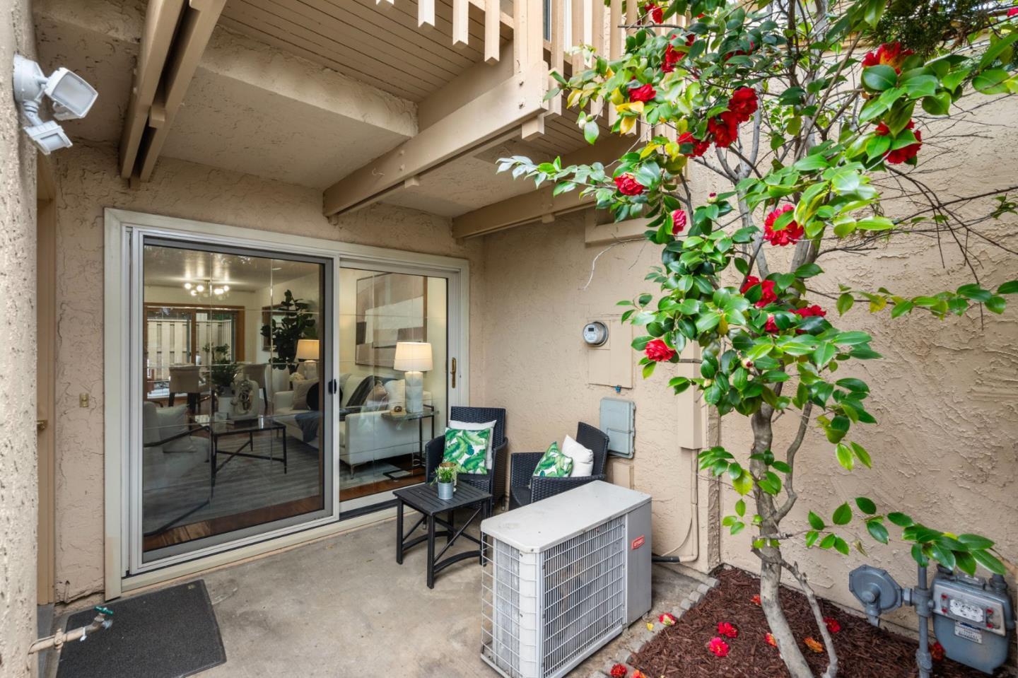Detail Gallery Image 4 of 20 For 125 Connemara Way #106,  Sunnyvale,  CA 94087 - 2 Beds | 1/1 Baths