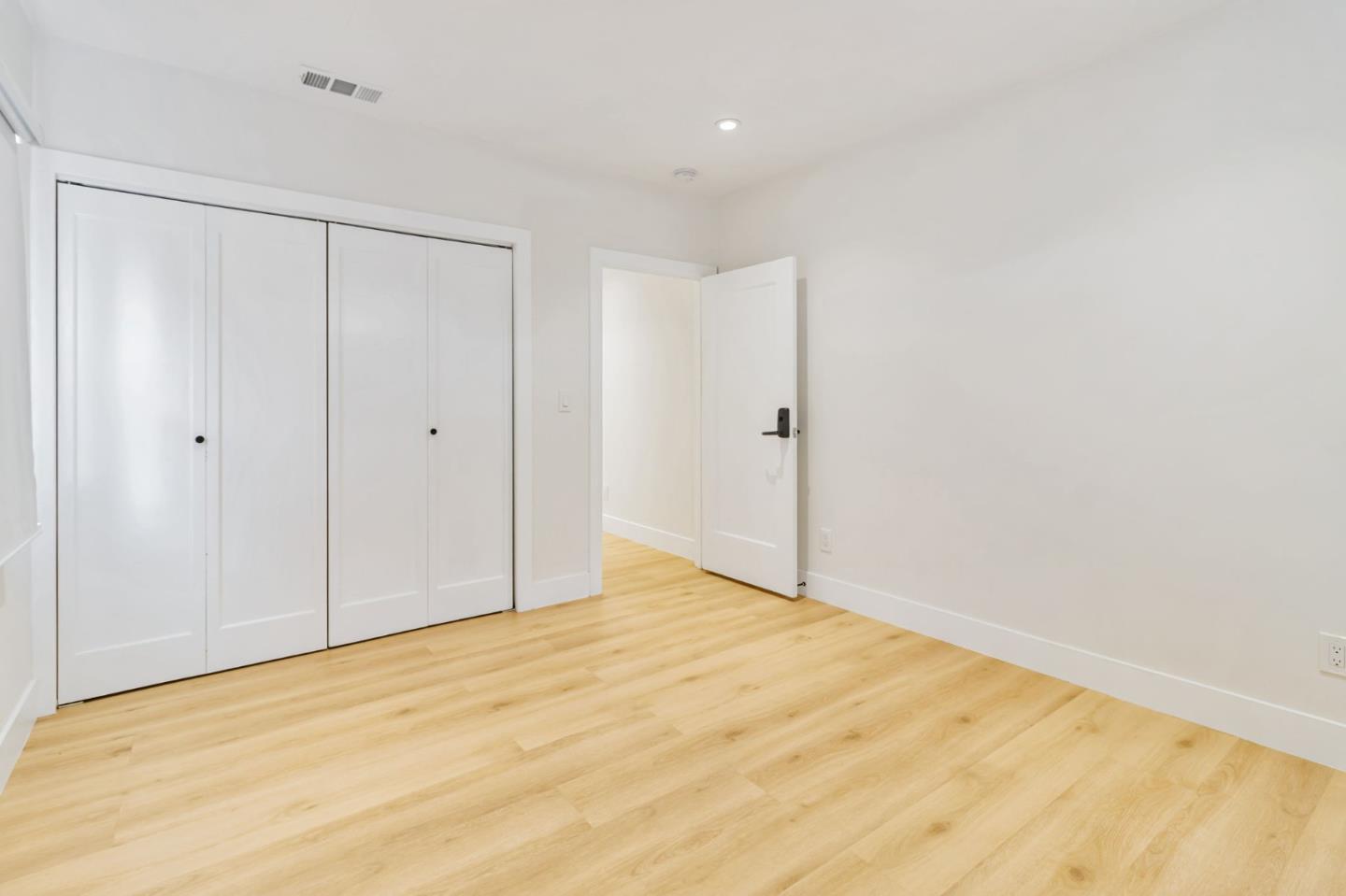 Detail Gallery Image 14 of 20 For 2075 83rd Ave, Oakland,  CA 94621 - 3 Beds | 2 Baths