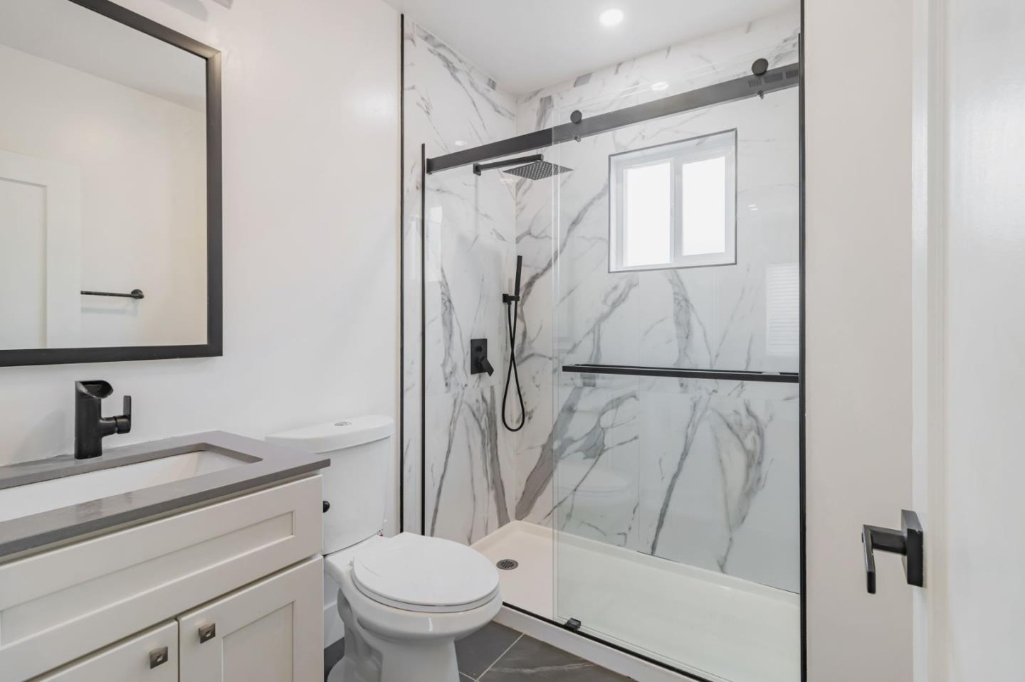 Detail Gallery Image 18 of 20 For 2075 83rd Ave, Oakland,  CA 94621 - 3 Beds | 2 Baths