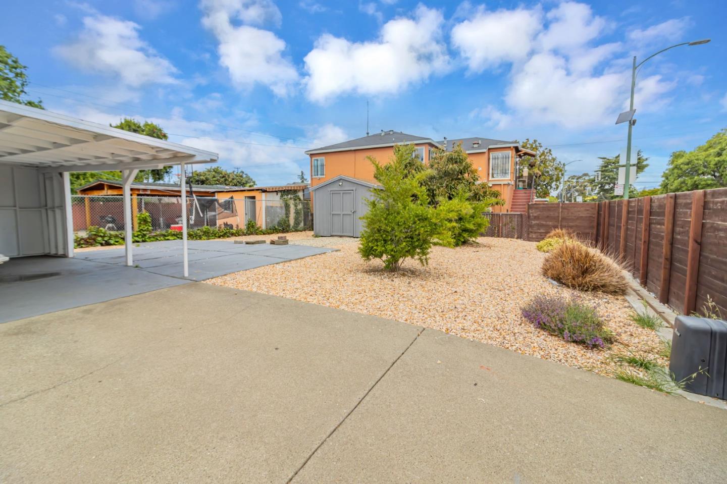 Detail Gallery Image 20 of 20 For 2075 83rd Ave, Oakland,  CA 94621 - 3 Beds | 2 Baths