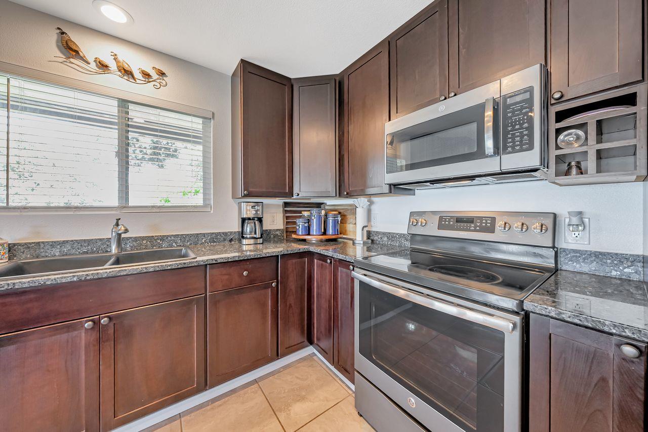 Detail Gallery Image 13 of 72 For 12340 Lakeshore Dr, Clearlake Park,  CA 95424 - 3 Beds | 2 Baths