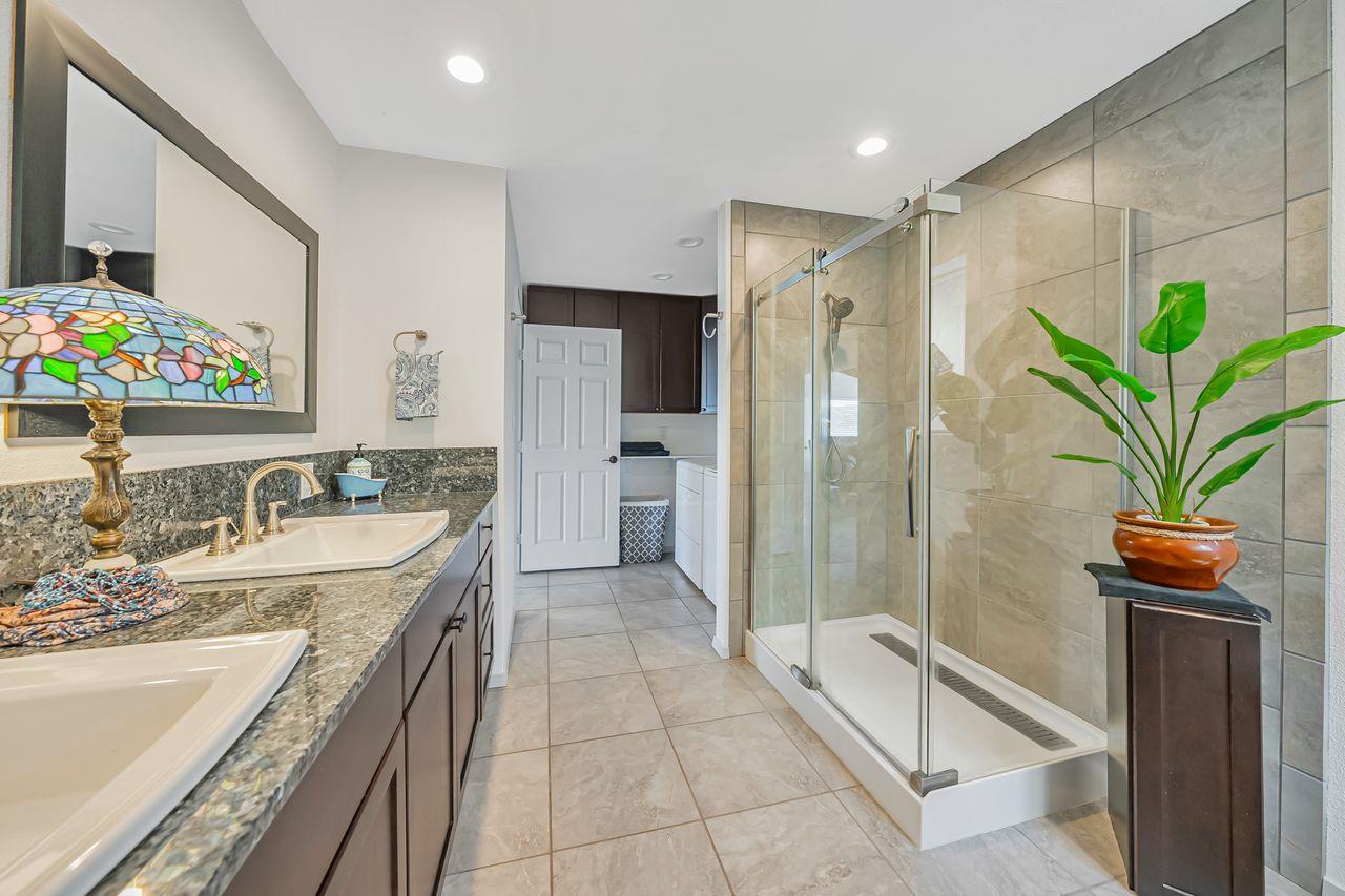 Detail Gallery Image 24 of 72 For 12340 Lakeshore Dr, Clearlake Park,  CA 95424 - 3 Beds | 2 Baths