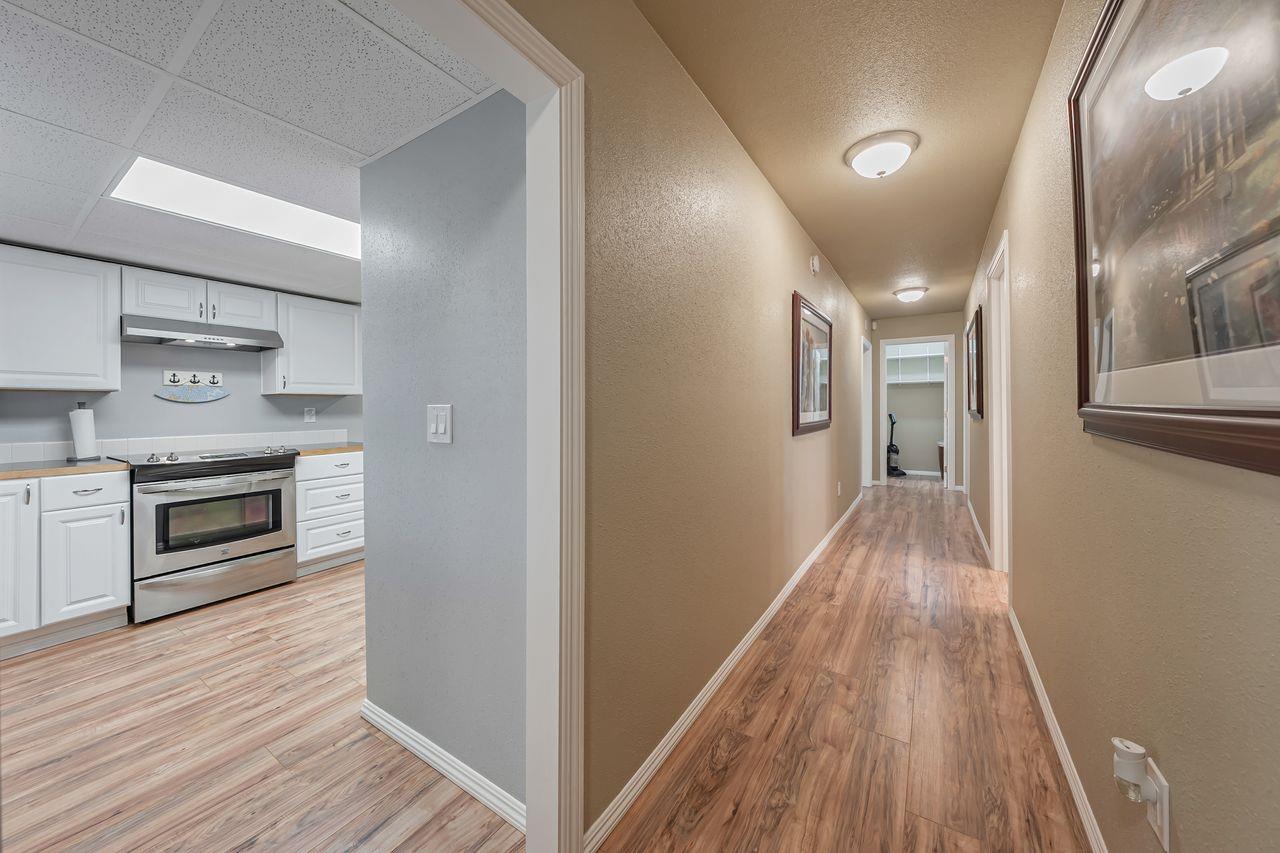 Detail Gallery Image 28 of 72 For 12340 Lakeshore Dr, Clearlake Park,  CA 95424 - 3 Beds | 2 Baths