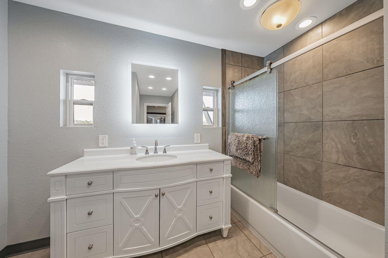 Detail Gallery Image 39 of 72 For 12340 Lakeshore Dr, Clearlake Park,  CA 95424 - 3 Beds | 2 Baths