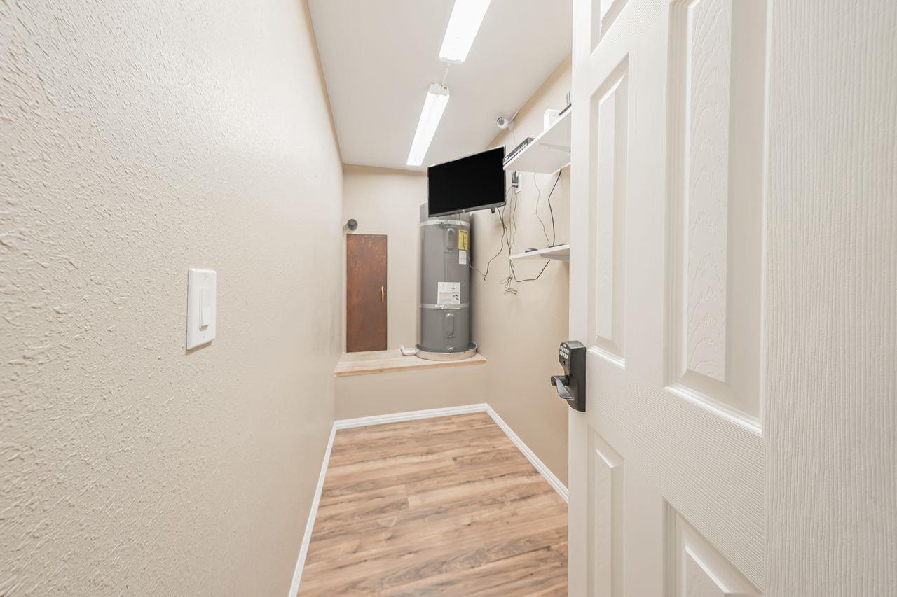 Detail Gallery Image 42 of 72 For 12340 Lakeshore Dr, Clearlake Park,  CA 95424 - 3 Beds | 2 Baths