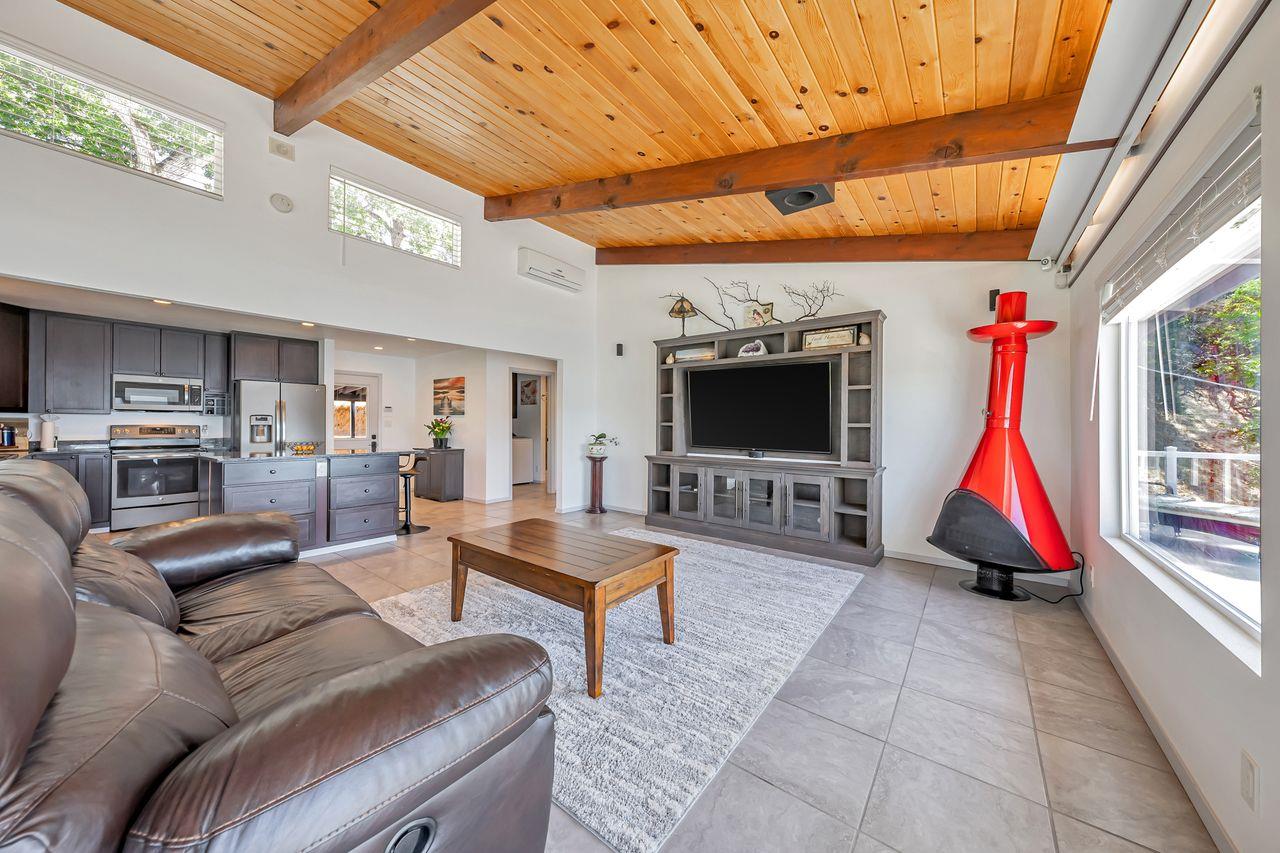 Detail Gallery Image 9 of 72 For 12340 Lakeshore Dr, Clearlake Park,  CA 95424 - 3 Beds | 2 Baths