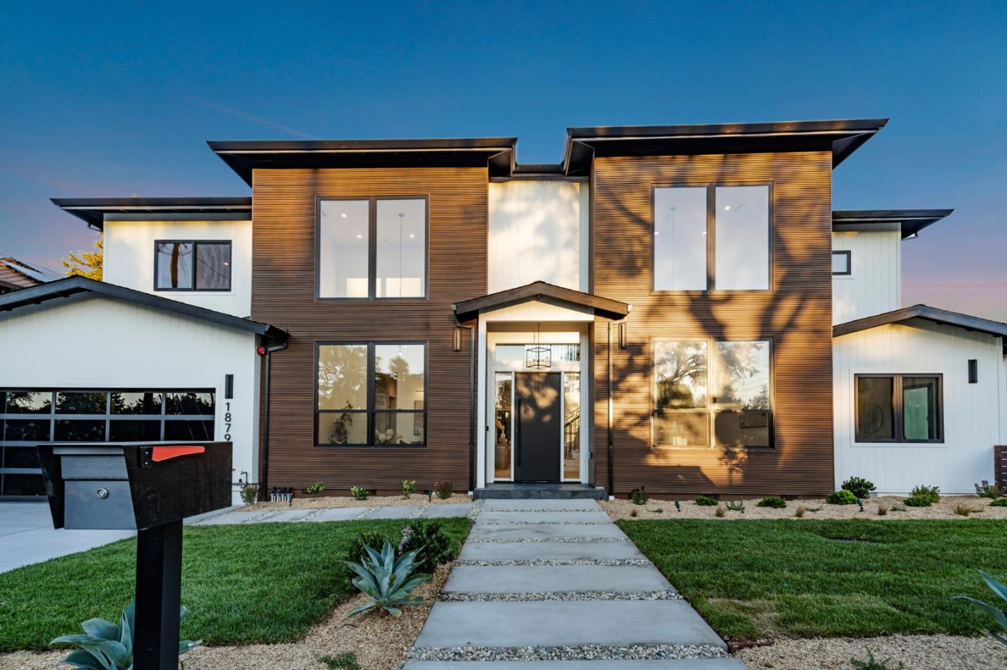 Detail Gallery Image 101 of 122 For 1879 Hull Ave, Redwood City,  CA 94061 - 6 Beds | 6/1 Baths