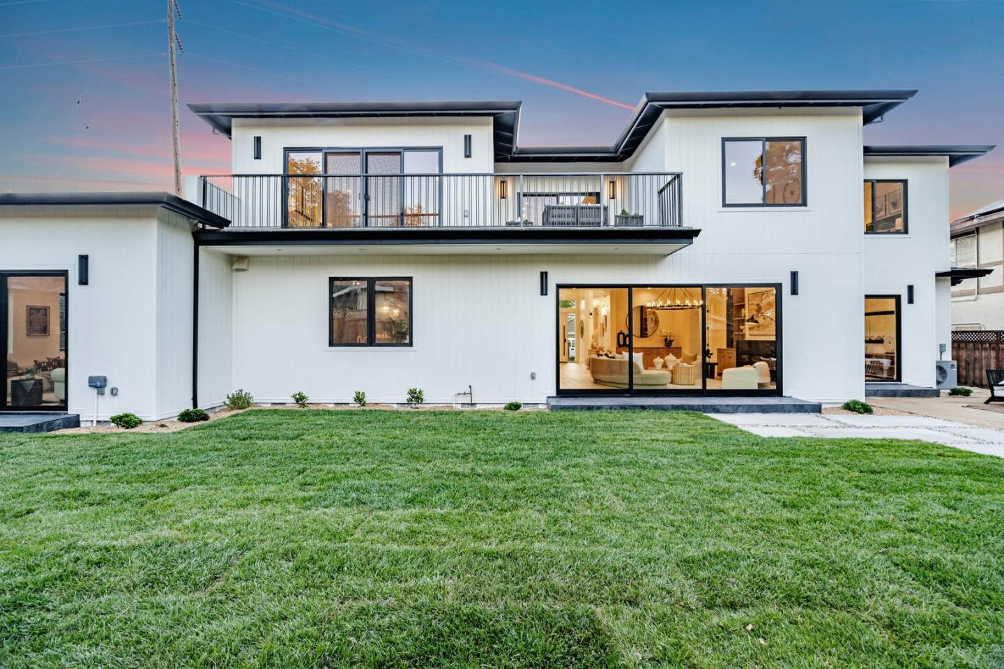 Detail Gallery Image 105 of 122 For 1879 Hull Ave, Redwood City,  CA 94061 - 6 Beds | 6/1 Baths