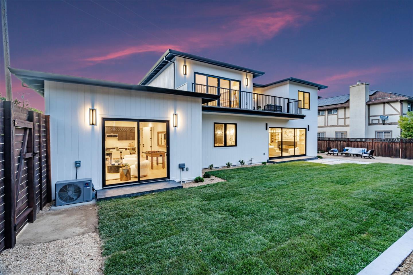Detail Gallery Image 116 of 122 For 1879 Hull Ave, Redwood City,  CA 94061 - 6 Beds | 6/1 Baths