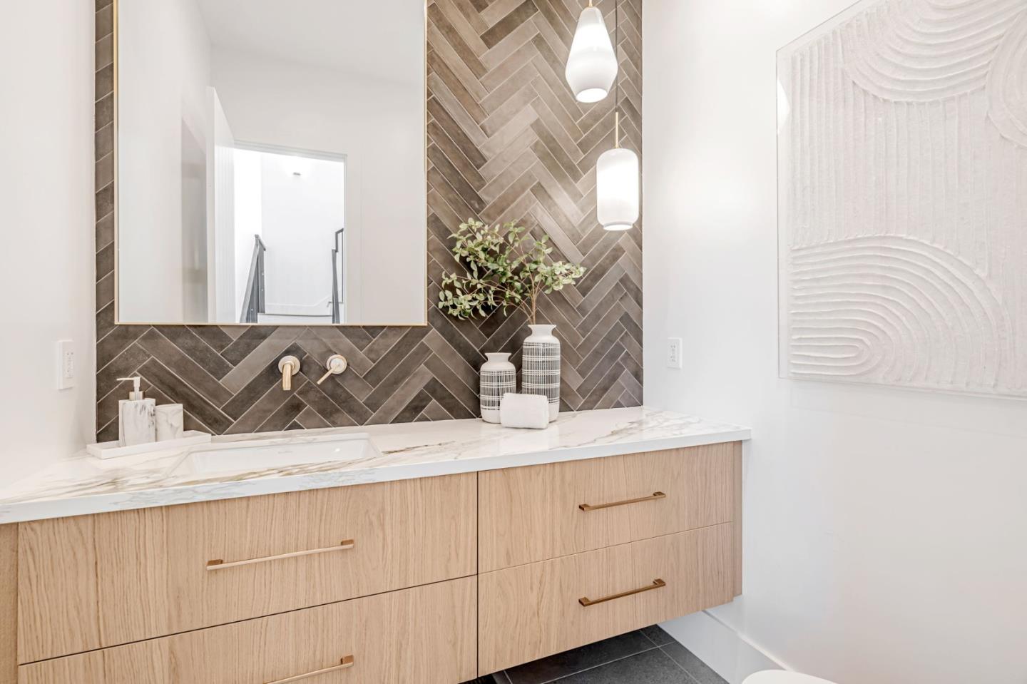 Detail Gallery Image 15 of 122 For 1879 Hull Ave, Redwood City,  CA 94061 - 6 Beds | 6/1 Baths
