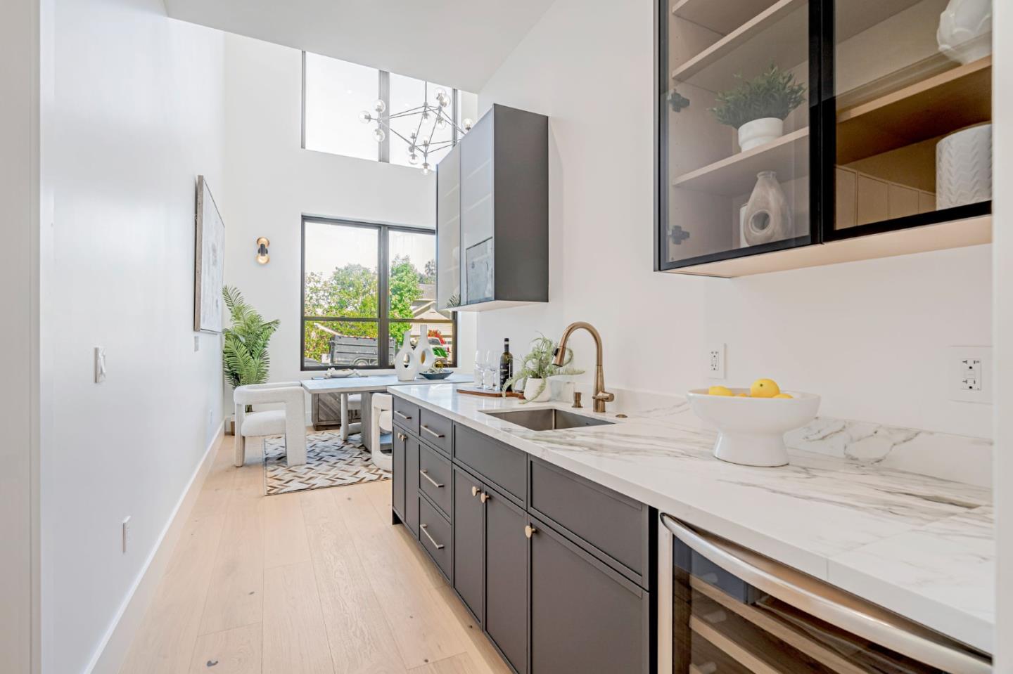 Detail Gallery Image 28 of 122 For 1879 Hull Ave, Redwood City,  CA 94061 - 6 Beds | 6/1 Baths