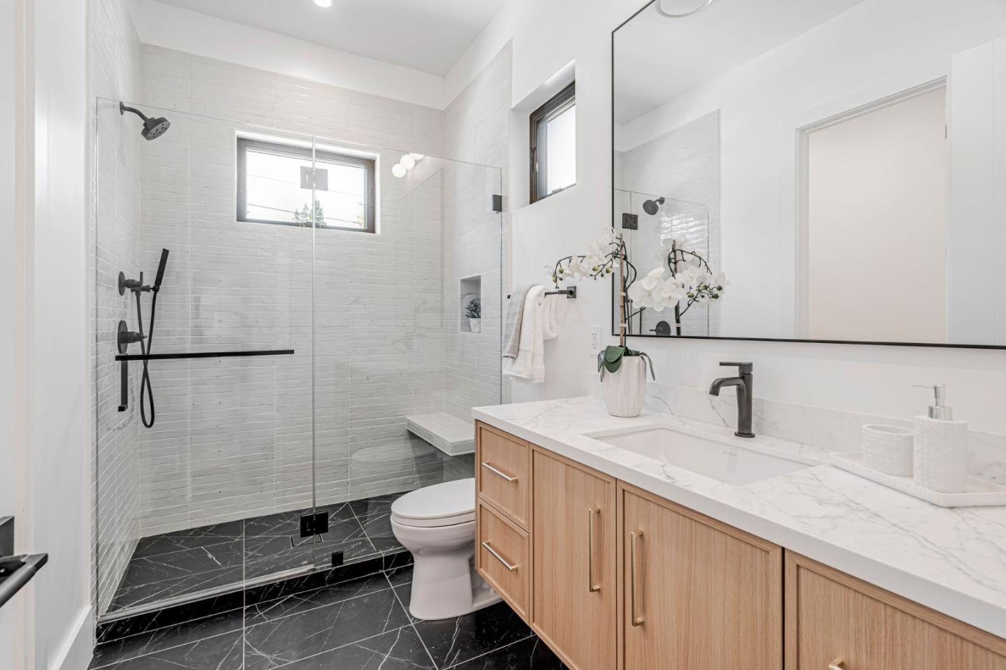 Detail Gallery Image 40 of 122 For 1879 Hull Ave, Redwood City,  CA 94061 - 6 Beds | 6/1 Baths