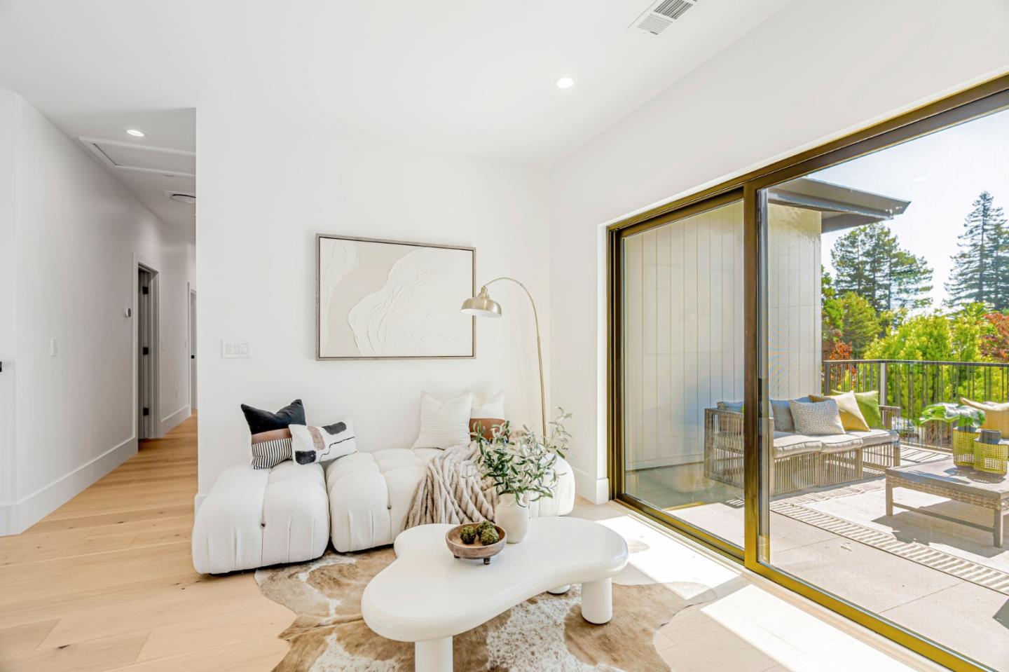 Detail Gallery Image 42 of 122 For 1879 Hull Ave, Redwood City,  CA 94061 - 6 Beds | 6/1 Baths