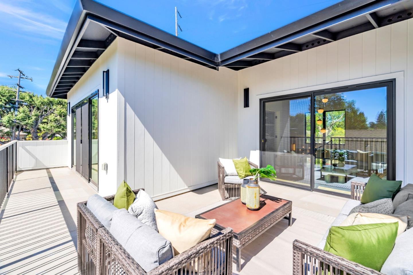 Detail Gallery Image 44 of 122 For 1879 Hull Ave, Redwood City,  CA 94061 - 6 Beds | 6/1 Baths