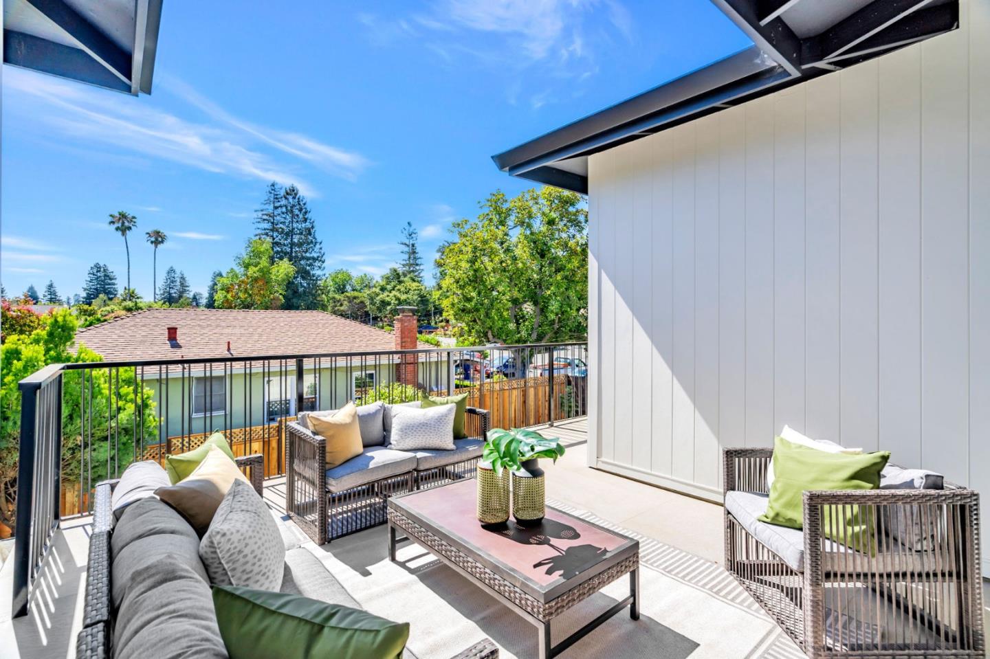Detail Gallery Image 45 of 122 For 1879 Hull Ave, Redwood City,  CA 94061 - 6 Beds | 6/1 Baths