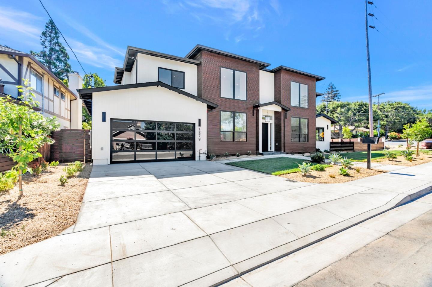 Detail Gallery Image 5 of 122 For 1879 Hull Ave, Redwood City,  CA 94061 - 6 Beds | 6/1 Baths