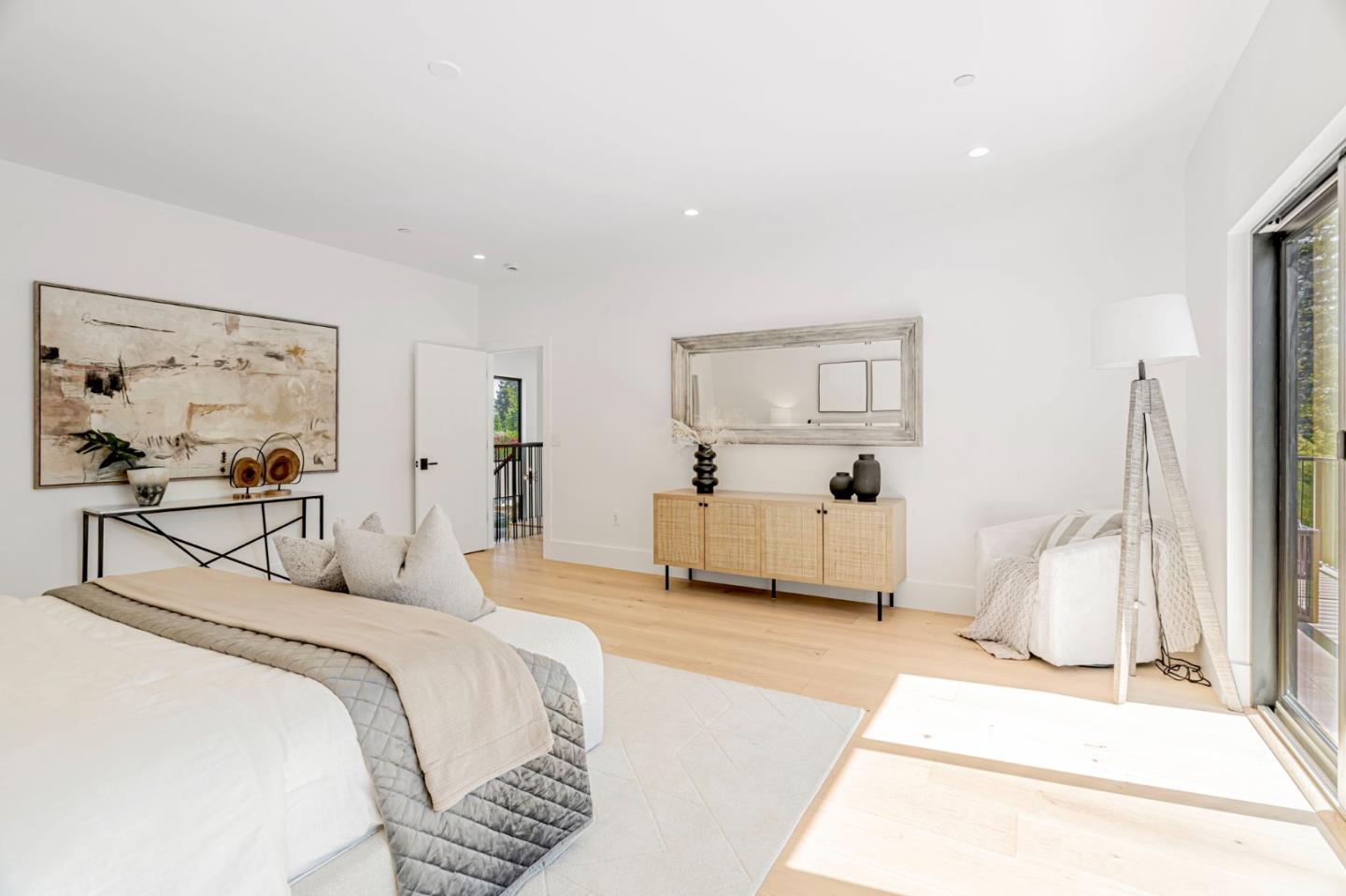 Detail Gallery Image 51 of 122 For 1879 Hull Ave, Redwood City,  CA 94061 - 6 Beds | 6/1 Baths