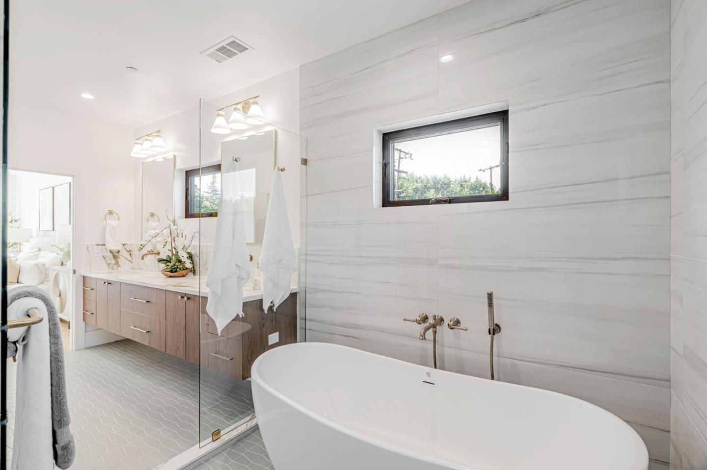 Detail Gallery Image 53 of 122 For 1879 Hull Ave, Redwood City,  CA 94061 - 6 Beds | 6/1 Baths
