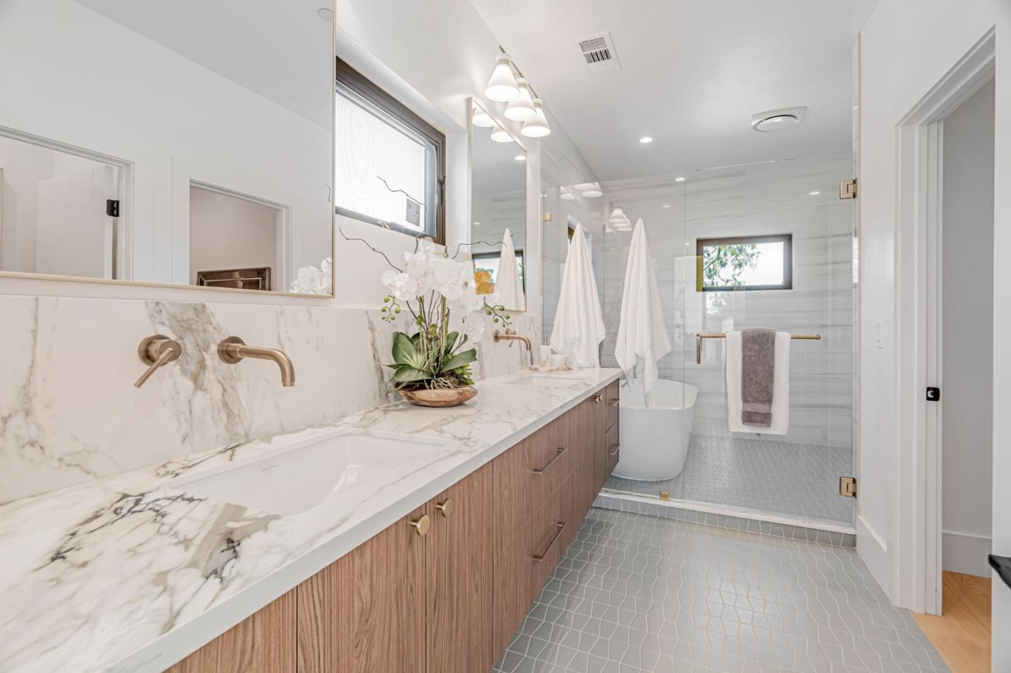 Detail Gallery Image 54 of 122 For 1879 Hull Ave, Redwood City,  CA 94061 - 6 Beds | 6/1 Baths