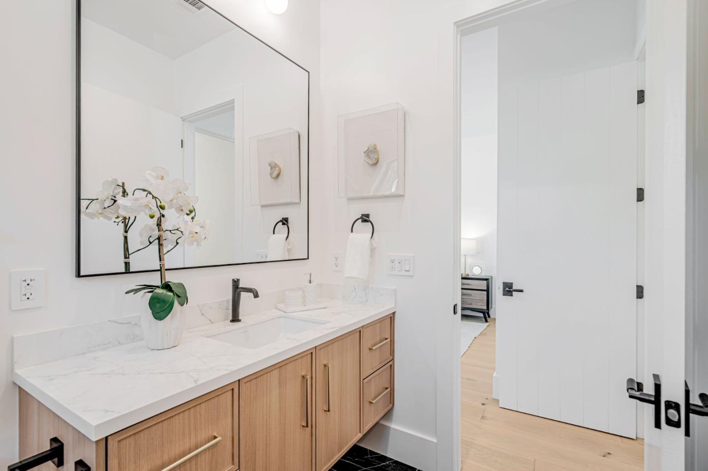 Detail Gallery Image 66 of 122 For 1879 Hull Ave, Redwood City,  CA 94061 - 6 Beds | 6/1 Baths