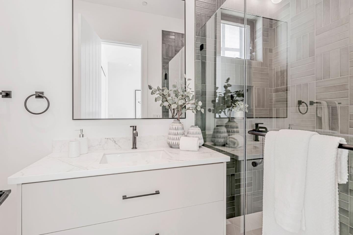 Detail Gallery Image 70 of 122 For 1879 Hull Ave, Redwood City,  CA 94061 - 6 Beds | 6/1 Baths