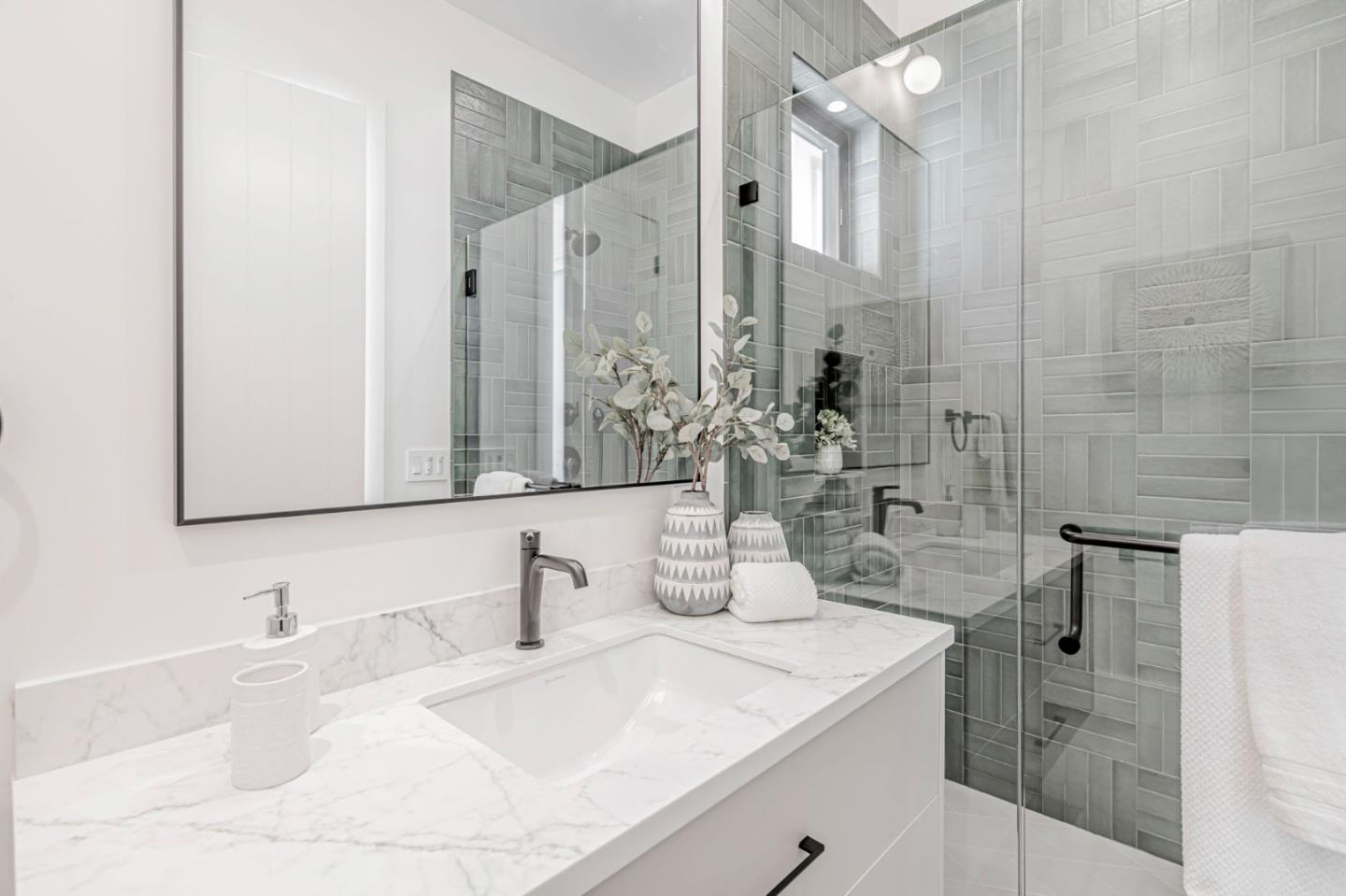 Detail Gallery Image 71 of 122 For 1879 Hull Ave, Redwood City,  CA 94061 - 6 Beds | 6/1 Baths