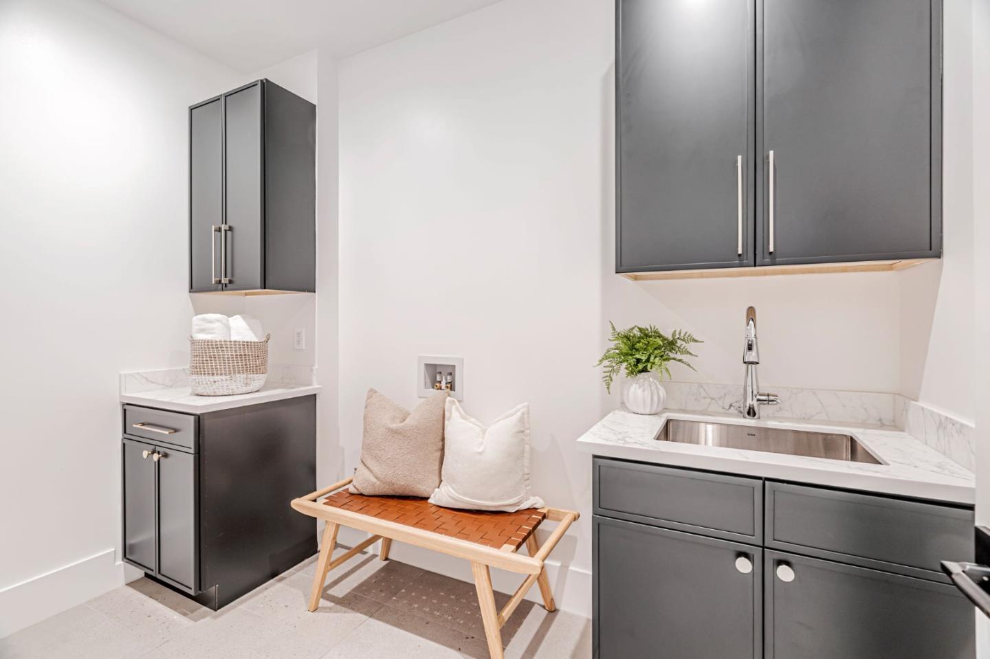 Detail Gallery Image 74 of 122 For 1879 Hull Ave, Redwood City,  CA 94061 - 6 Beds | 6/1 Baths