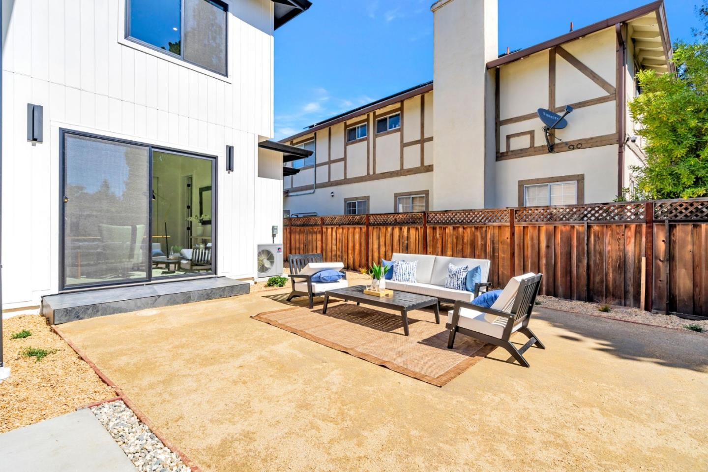 Detail Gallery Image 81 of 122 For 1879 Hull Ave, Redwood City,  CA 94061 - 6 Beds | 6/1 Baths