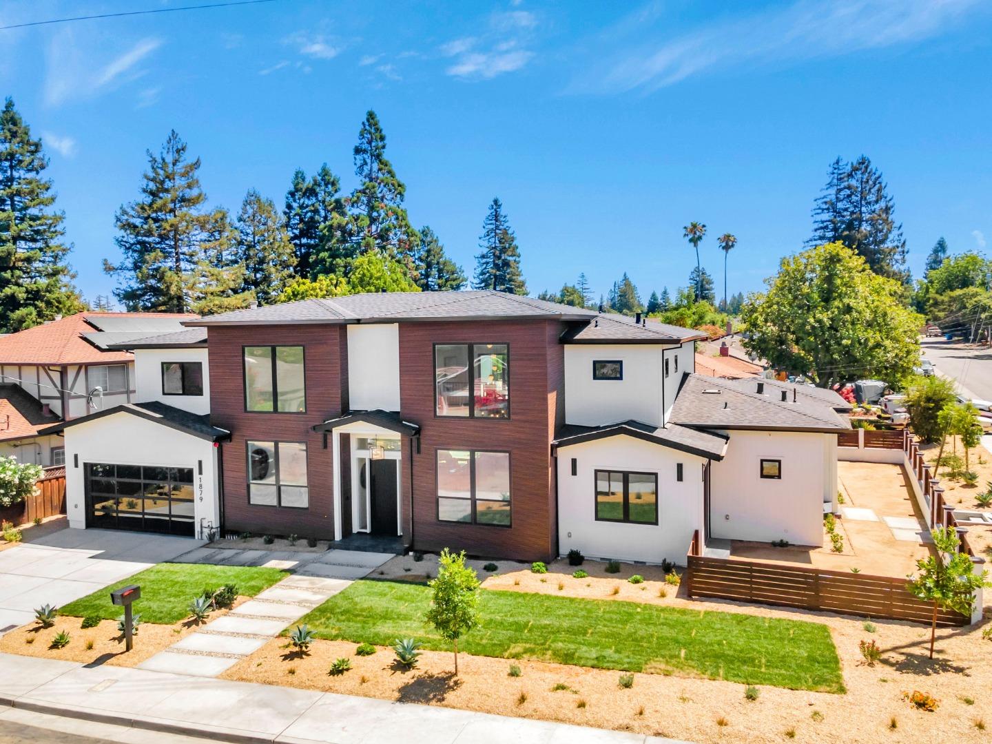 Detail Gallery Image 90 of 122 For 1879 Hull Ave, Redwood City,  CA 94061 - 6 Beds | 6/1 Baths