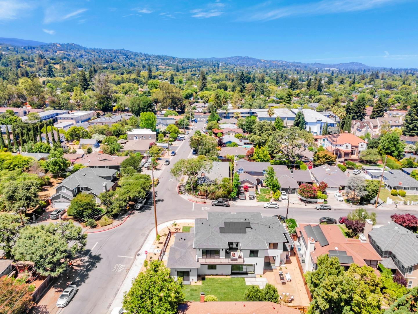 Detail Gallery Image 95 of 122 For 1879 Hull Ave, Redwood City,  CA 94061 - 6 Beds | 6/1 Baths