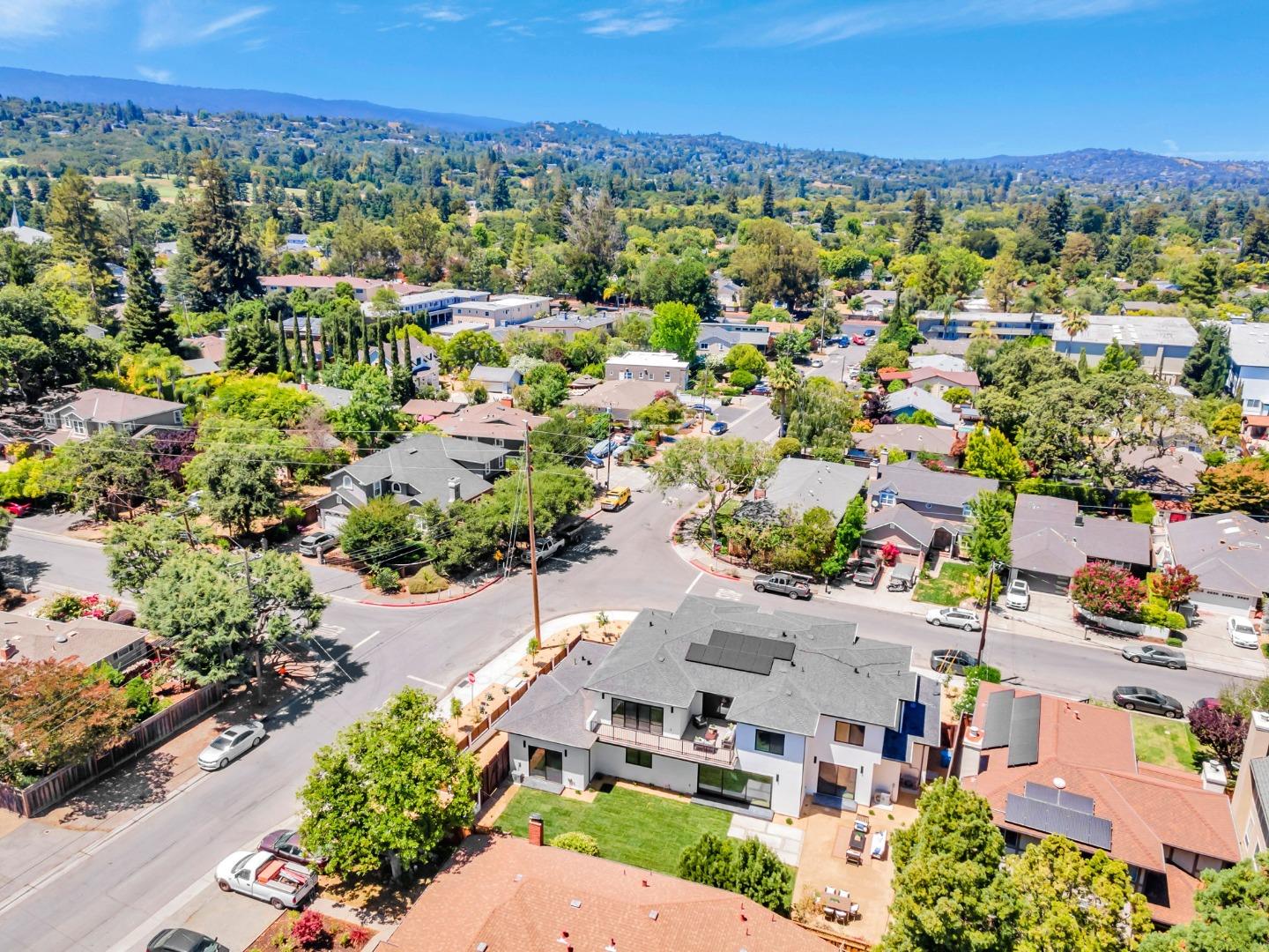 Detail Gallery Image 97 of 122 For 1879 Hull Ave, Redwood City,  CA 94061 - 6 Beds | 6/1 Baths