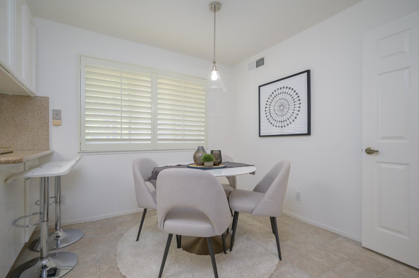 Detail Gallery Image 12 of 32 For 1280 Sharon Park Dr #27,  Menlo Park,  CA 94025 - 2 Beds | 2 Baths