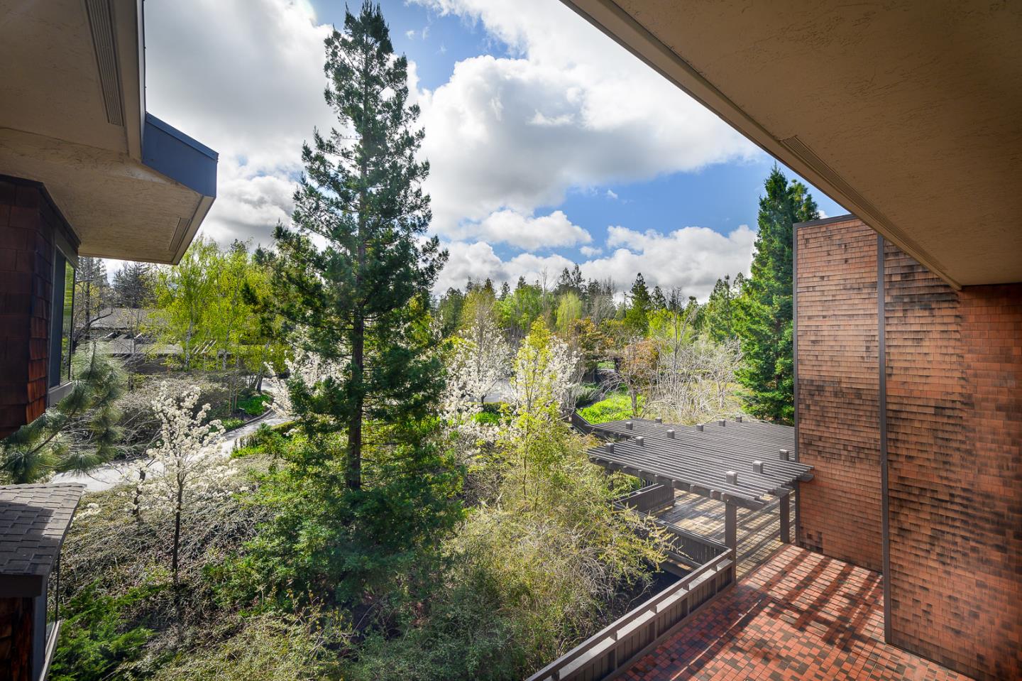 Detail Gallery Image 4 of 32 For 1280 Sharon Park Dr #27,  Menlo Park,  CA 94025 - 2 Beds | 2 Baths