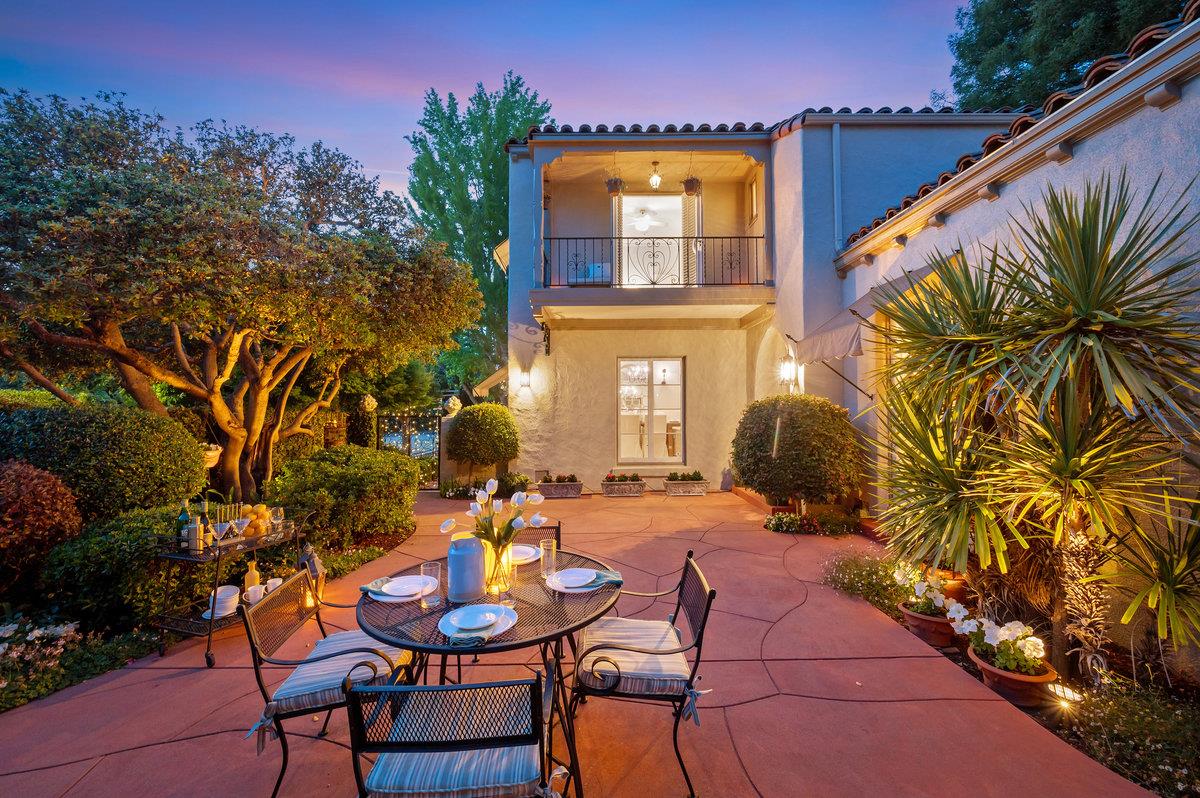 Detail Gallery Image 25 of 56 For 706 Edgewood Rd, San Mateo,  CA 94402 - 3 Beds | 2 Baths
