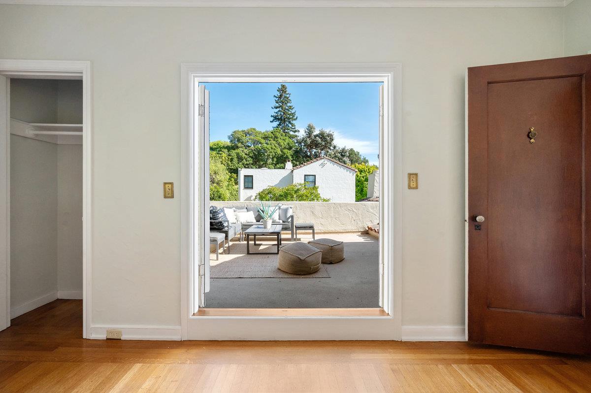 Detail Gallery Image 32 of 56 For 706 Edgewood Rd, San Mateo,  CA 94402 - 3 Beds | 2 Baths