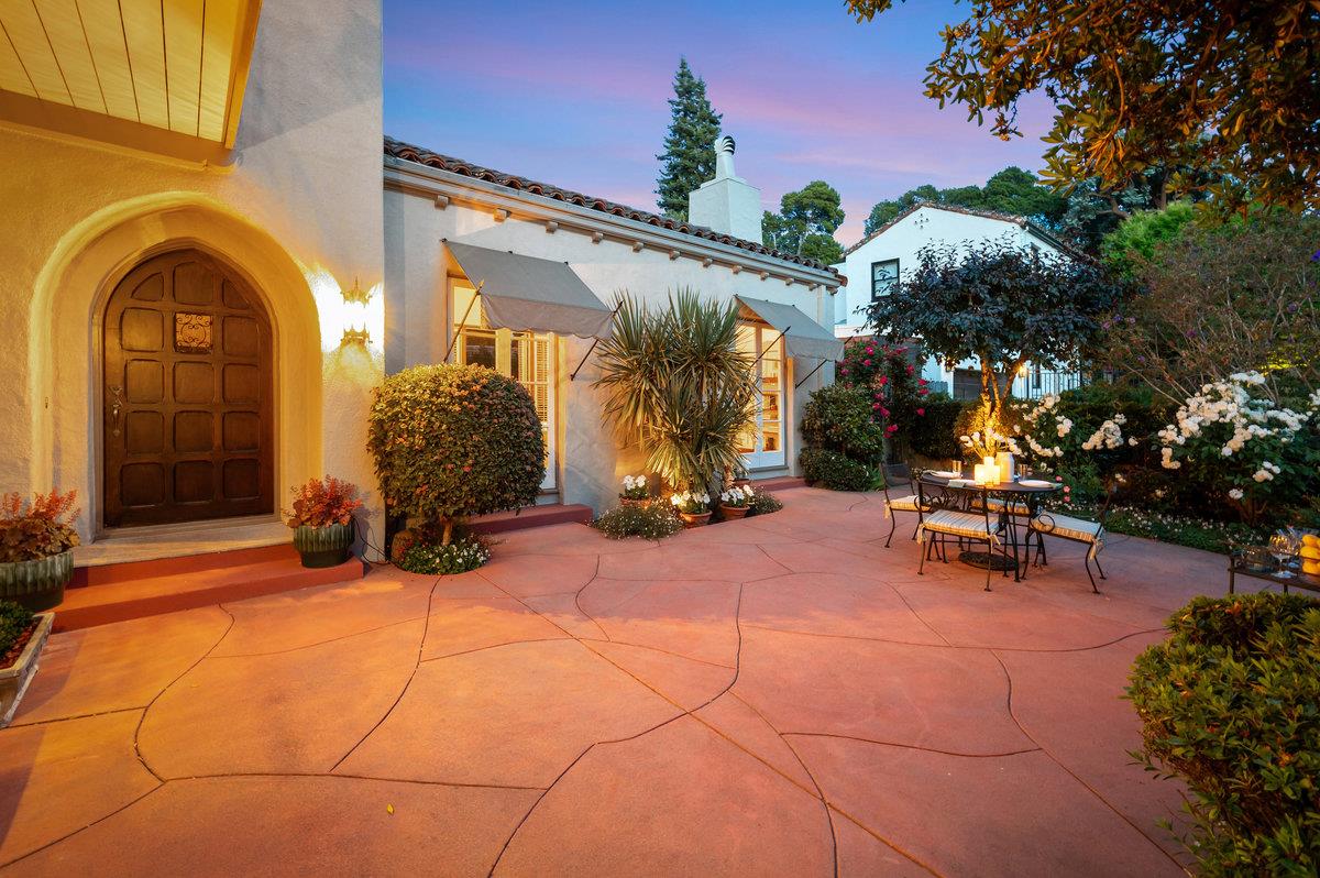 Detail Gallery Image 5 of 56 For 706 Edgewood Rd, San Mateo,  CA 94402 - 3 Beds | 2 Baths