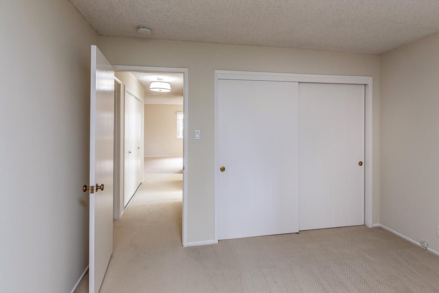 Detail Gallery Image 13 of 30 For 1121 Douglas Ave #201,  Burlingame,  CA 94010 - 2 Beds | 2 Baths