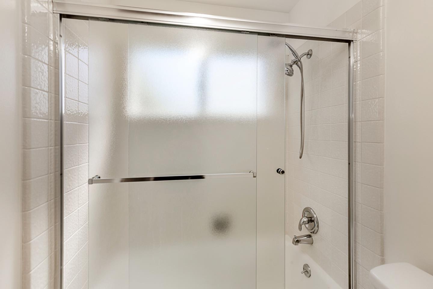 Detail Gallery Image 15 of 30 For 1121 Douglas Ave #201,  Burlingame,  CA 94010 - 2 Beds | 2 Baths