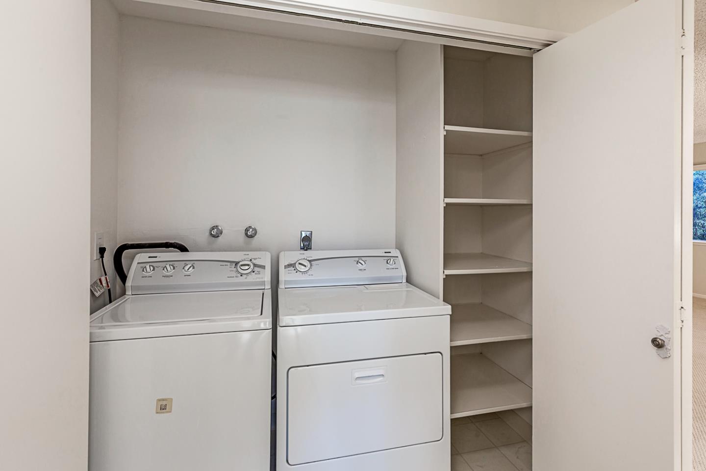 Detail Gallery Image 16 of 30 For 1121 Douglas Ave #201,  Burlingame,  CA 94010 - 2 Beds | 2 Baths