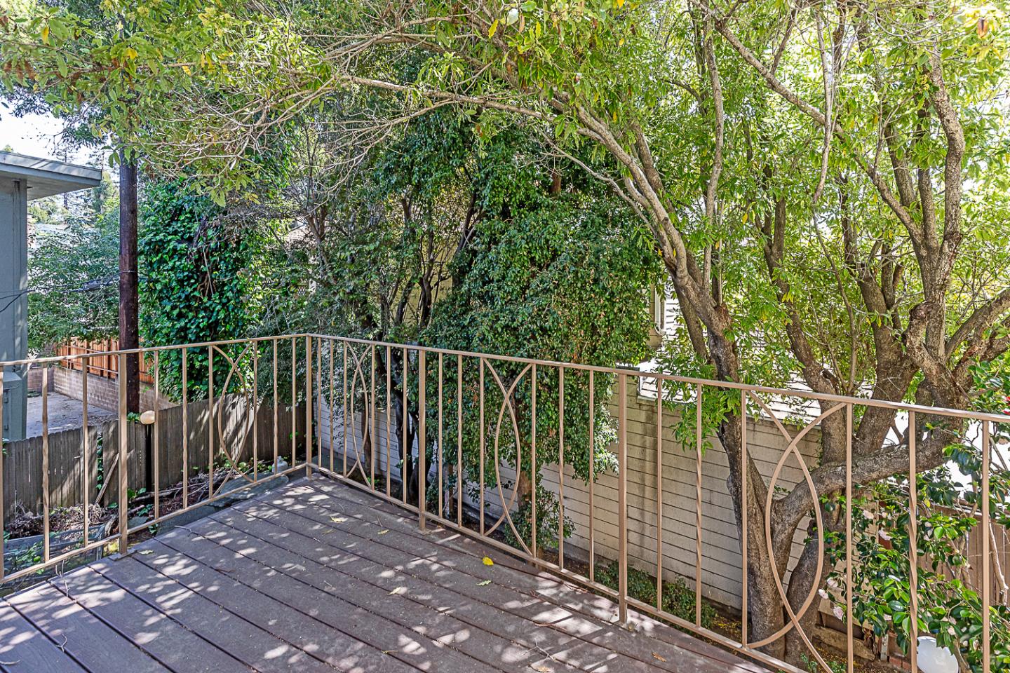 Detail Gallery Image 17 of 30 For 1121 Douglas Ave #201,  Burlingame,  CA 94010 - 2 Beds | 2 Baths