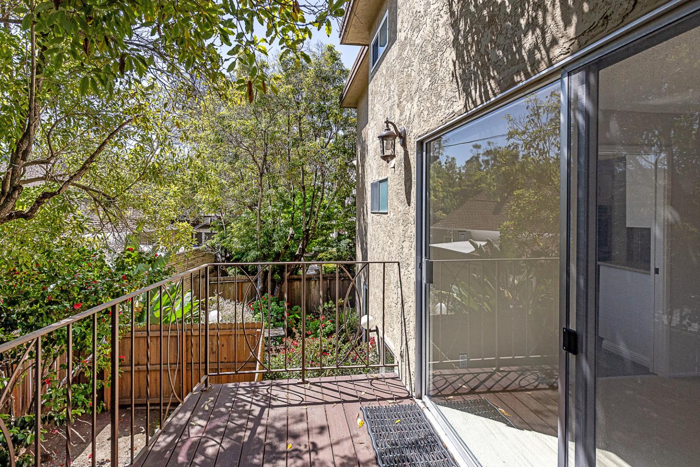 Detail Gallery Image 18 of 30 For 1121 Douglas Ave #201,  Burlingame,  CA 94010 - 2 Beds | 2 Baths