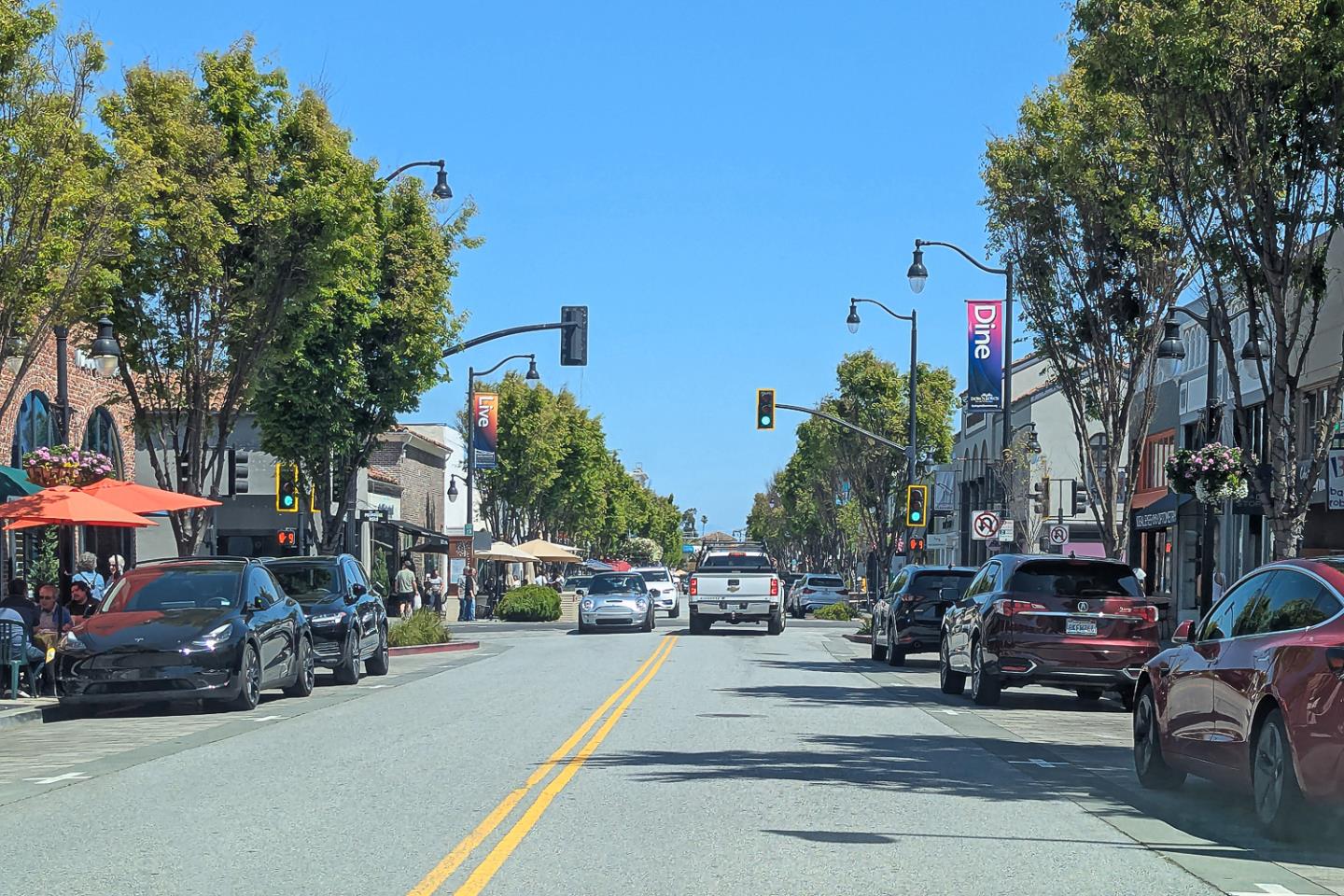 Detail Gallery Image 24 of 30 For 1121 Douglas Ave #201,  Burlingame,  CA 94010 - 2 Beds | 2 Baths