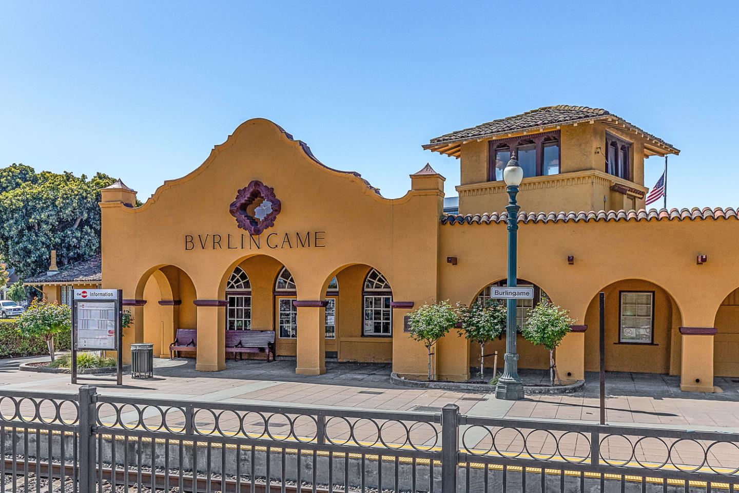 Detail Gallery Image 27 of 30 For 1121 Douglas Ave #201,  Burlingame,  CA 94010 - 2 Beds | 2 Baths