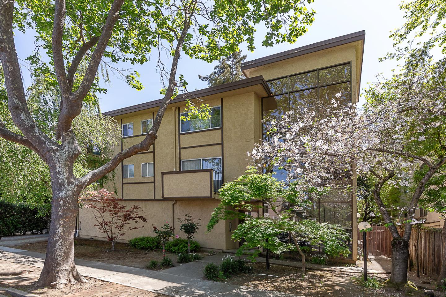 Detail Gallery Image 30 of 30 For 1121 Douglas Ave #201,  Burlingame,  CA 94010 - 2 Beds | 2 Baths