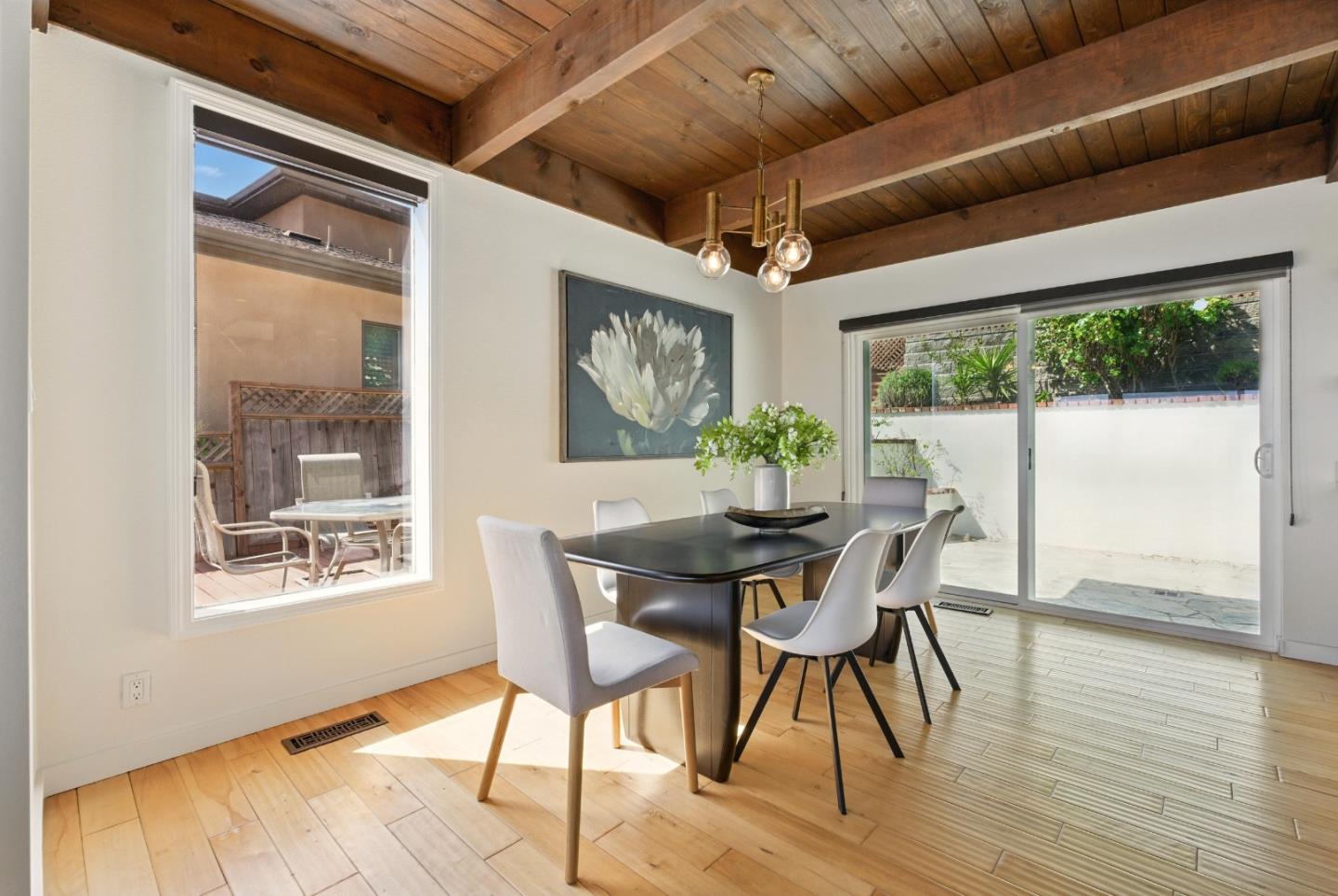 Detail Gallery Image 13 of 44 For 870 South Rd, Belmont,  CA 94002 - 3 Beds | 2 Baths