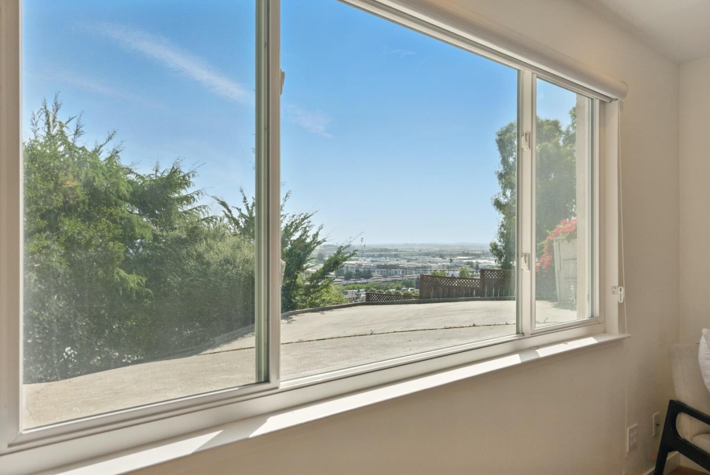 Detail Gallery Image 16 of 44 For 870 South Rd, Belmont,  CA 94002 - 3 Beds | 2 Baths