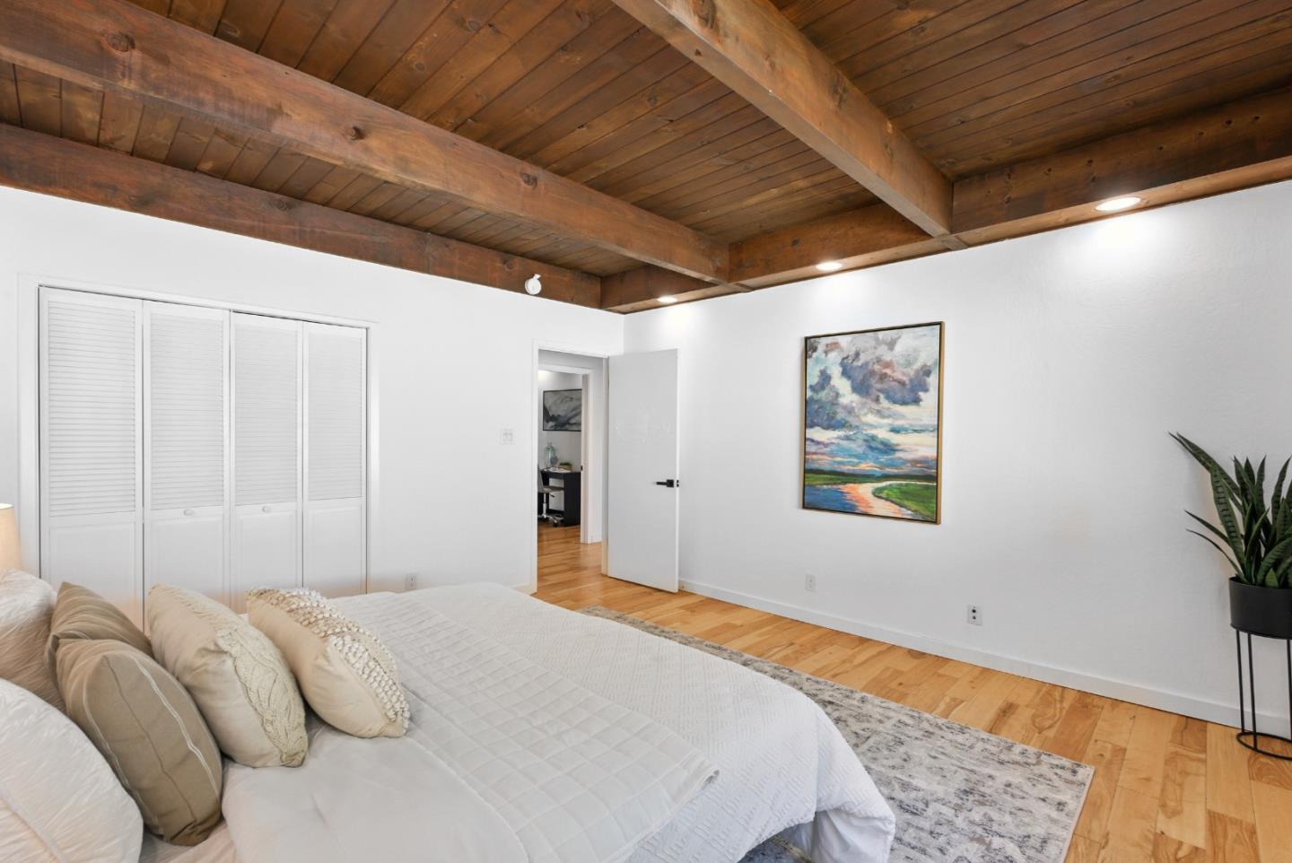 Detail Gallery Image 21 of 44 For 870 South Rd, Belmont,  CA 94002 - 3 Beds | 2 Baths